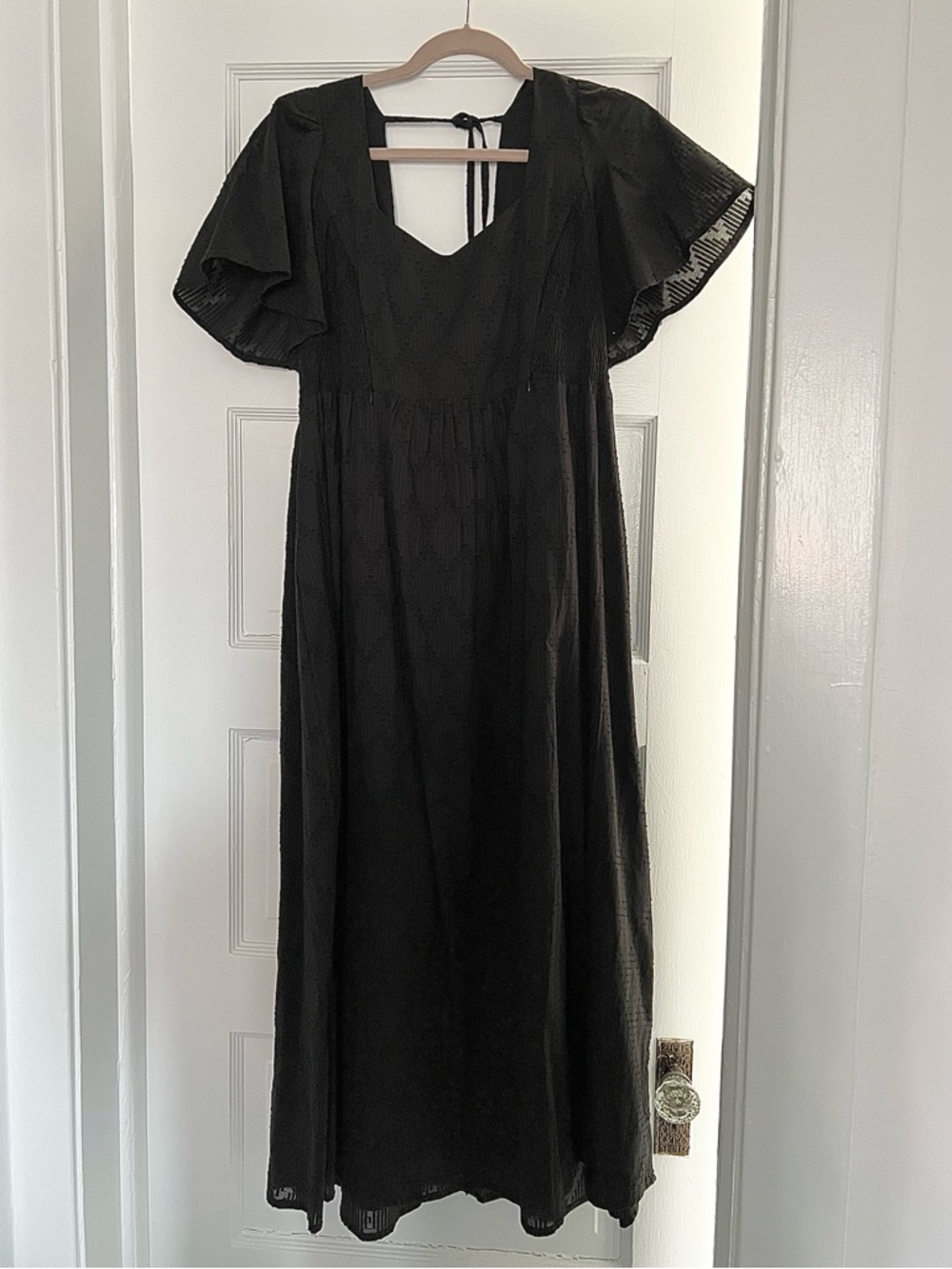 Seraphine
Broderie Anglaise
Maternity/Nursing Midi Dress